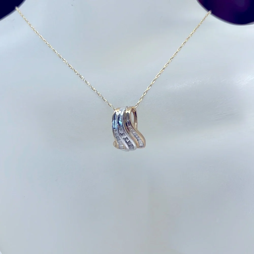 Round Diamonds 10K Gold Pendant - Picture 1 of 7